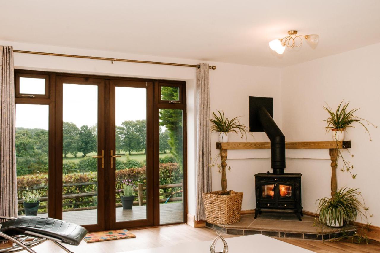 Holly Cottage, 2 Bed House, Sleeps 6 Cleobury Mortimer エクステリア 写真