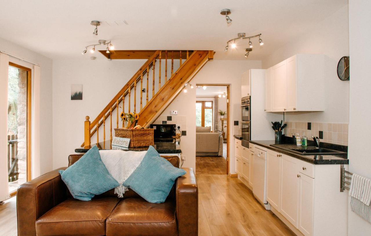 Holly Cottage, 2 Bed House, Sleeps 6 Cleobury Mortimer エクステリア 写真